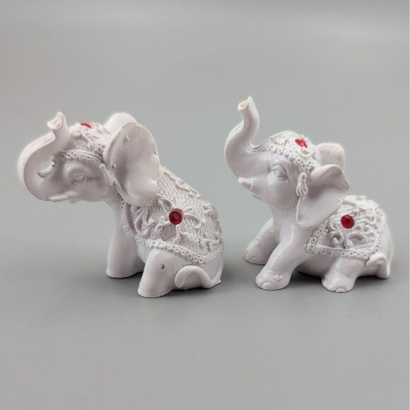 Set of 2‎ White and red Elephant figurines small decor - Picture 1 of 5
